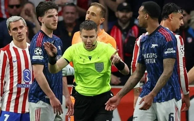 var-cuop-di-chien-thang-cua-arsenal-1-1